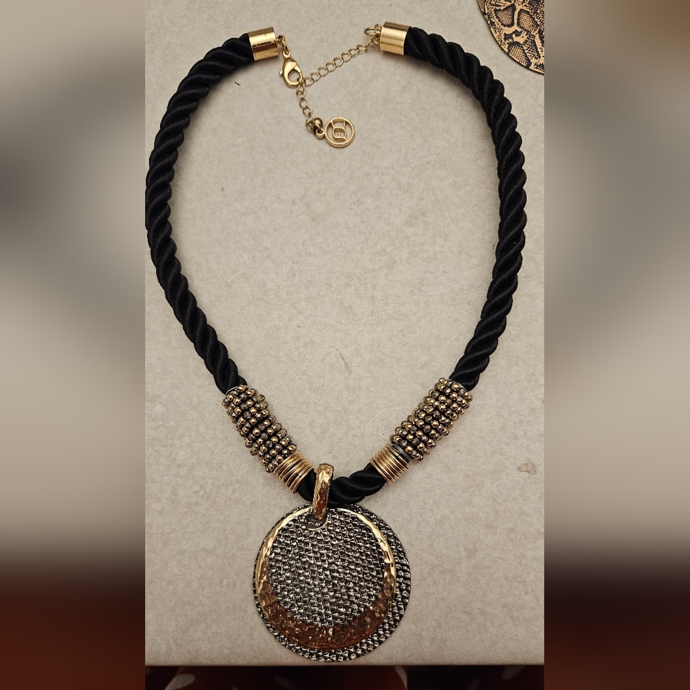 EL brand necklace